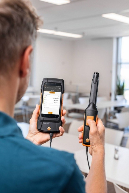 Комплект Testo 400 для оценки качества воздуха и уровня комфорта в помещении со стойкой Комплект Testo 400 для оценки качества воздуха и уровня комфорта в помещении со стойкой