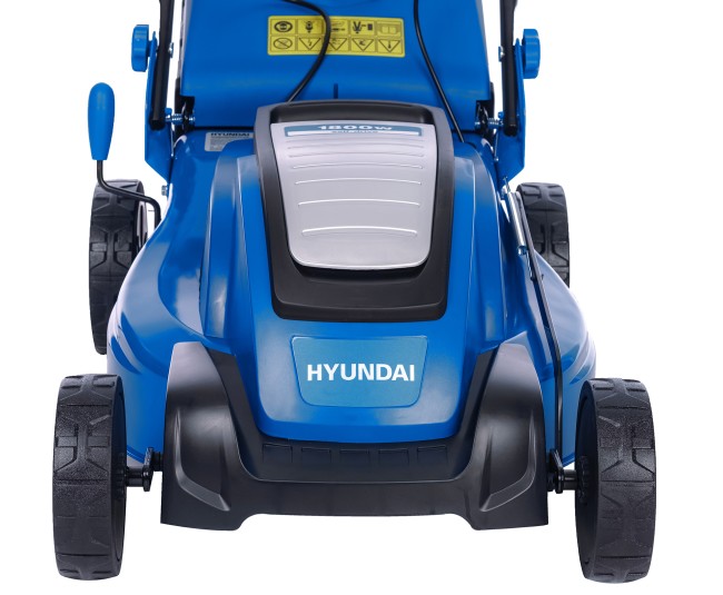 Самоходная электрическая газонокосилка Hyundai LE 4600S Drive Самоходная электрическая газонокосилка Hyundai LE 4600S Drive